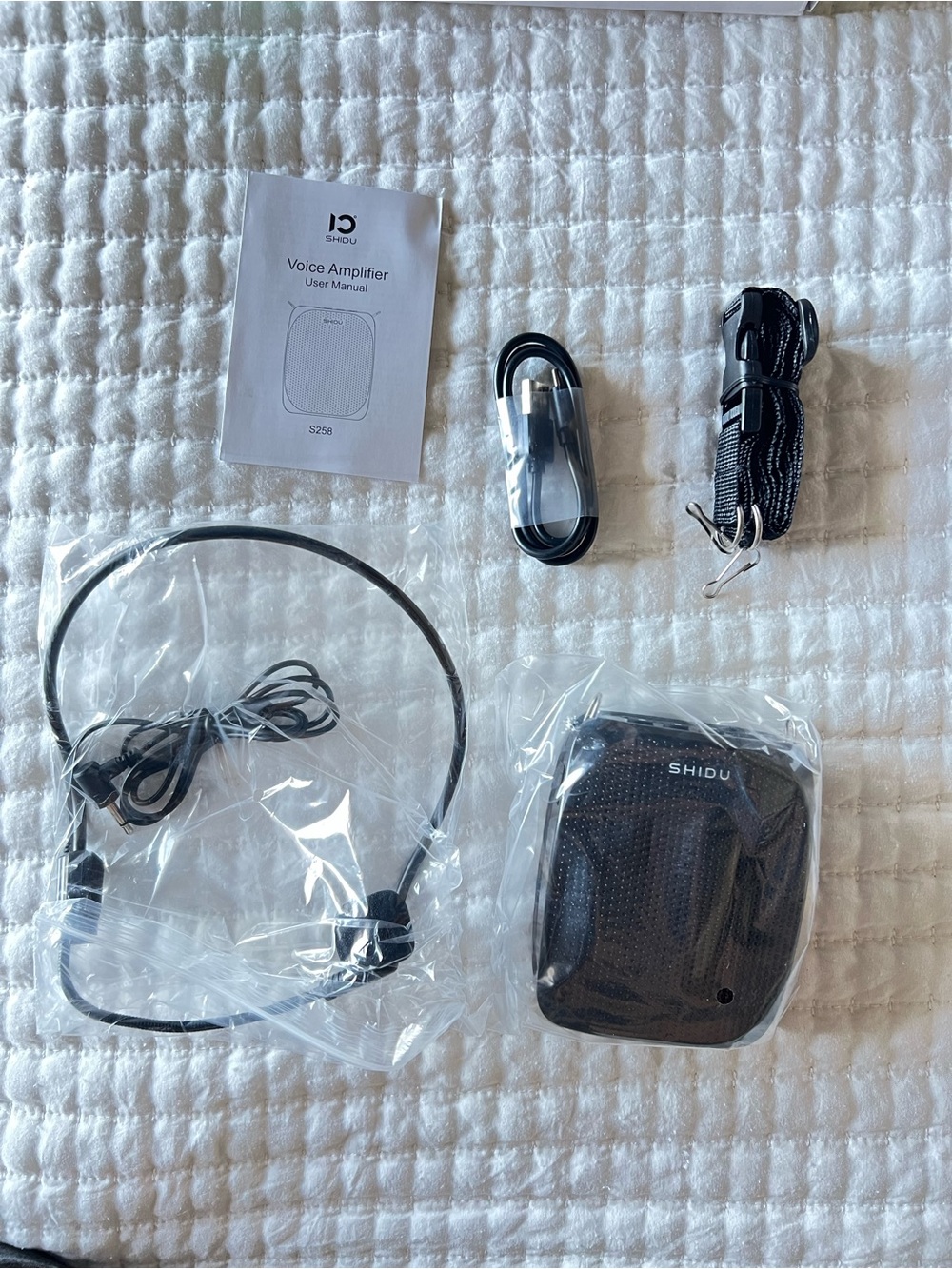 Shi by JOURNEYS Portable Voice Amplifier with Headset – Black